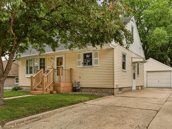 228 10 1/4 St SE, Rochester, MN 55904