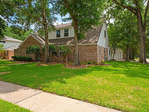 4th image of 15702 Crestbrook Dr