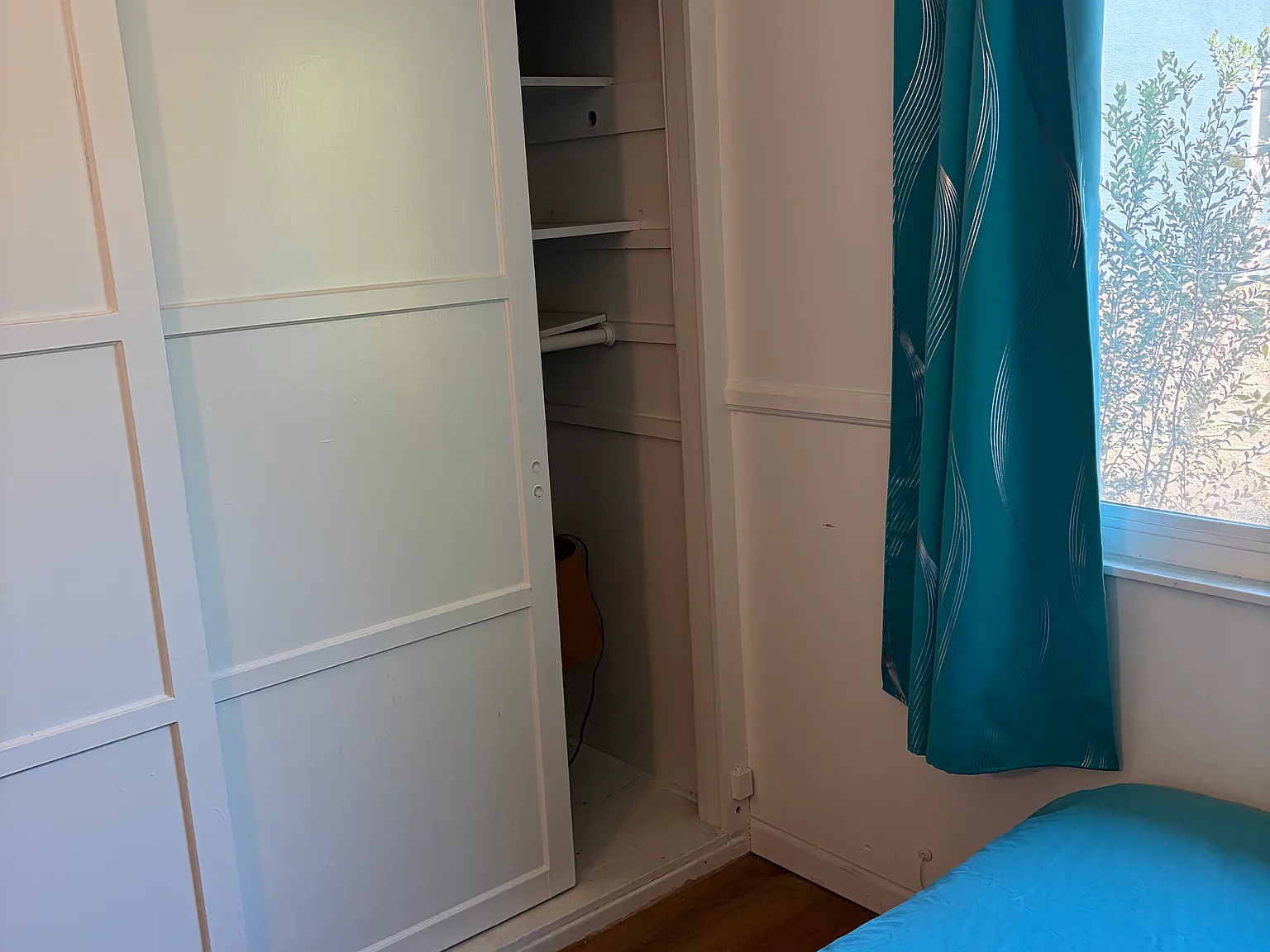 1026 N Mountain View Pl — Photo 2