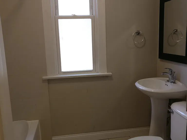 848 W Barry Ave #3R — Photo 7