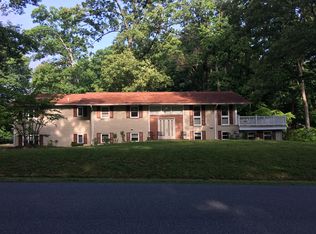 18420 Cedar Dr, Triangle, VA 22172