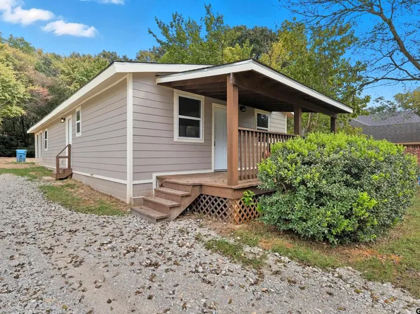 1005 E 9th St, Mount Pleasant, TX 75455