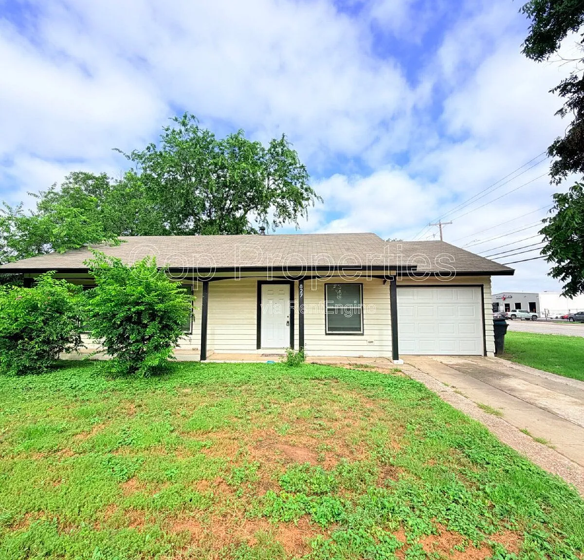 3 bed, 1.5 bath, $1,395 — Photo 1
