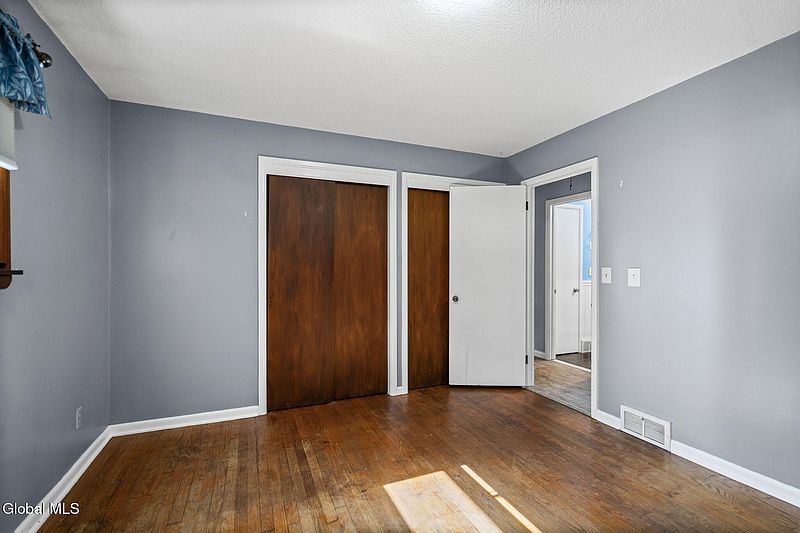 3rd image of 459 Moonlawn Road
