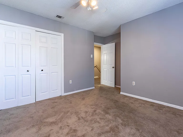 Whitney Manor — Photo 19