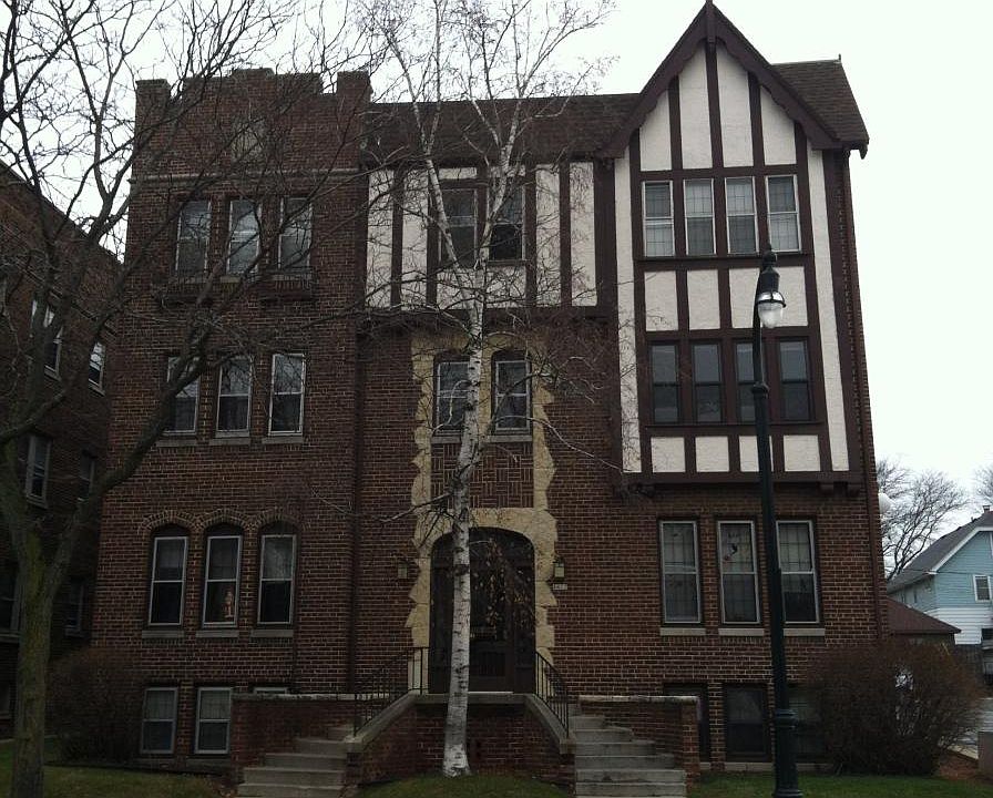 1st image of 4422 N Oakland Ave APT 11