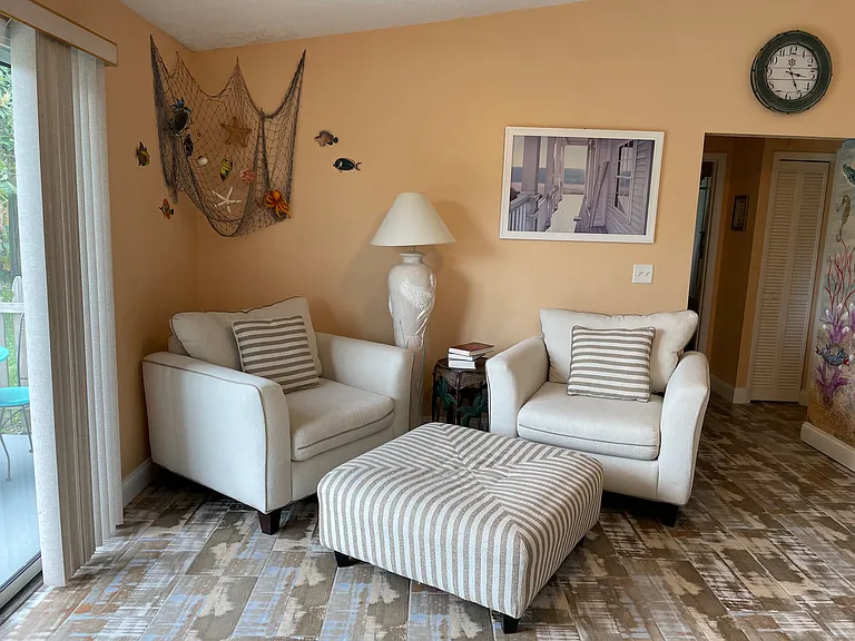 2219 Umbrella Tree Dr — Photo 4