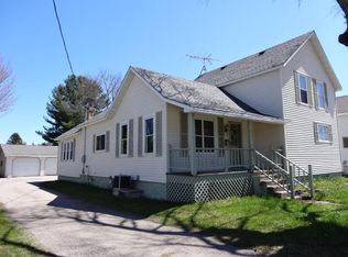 514 E Front St, Peshtigo, WI 54157