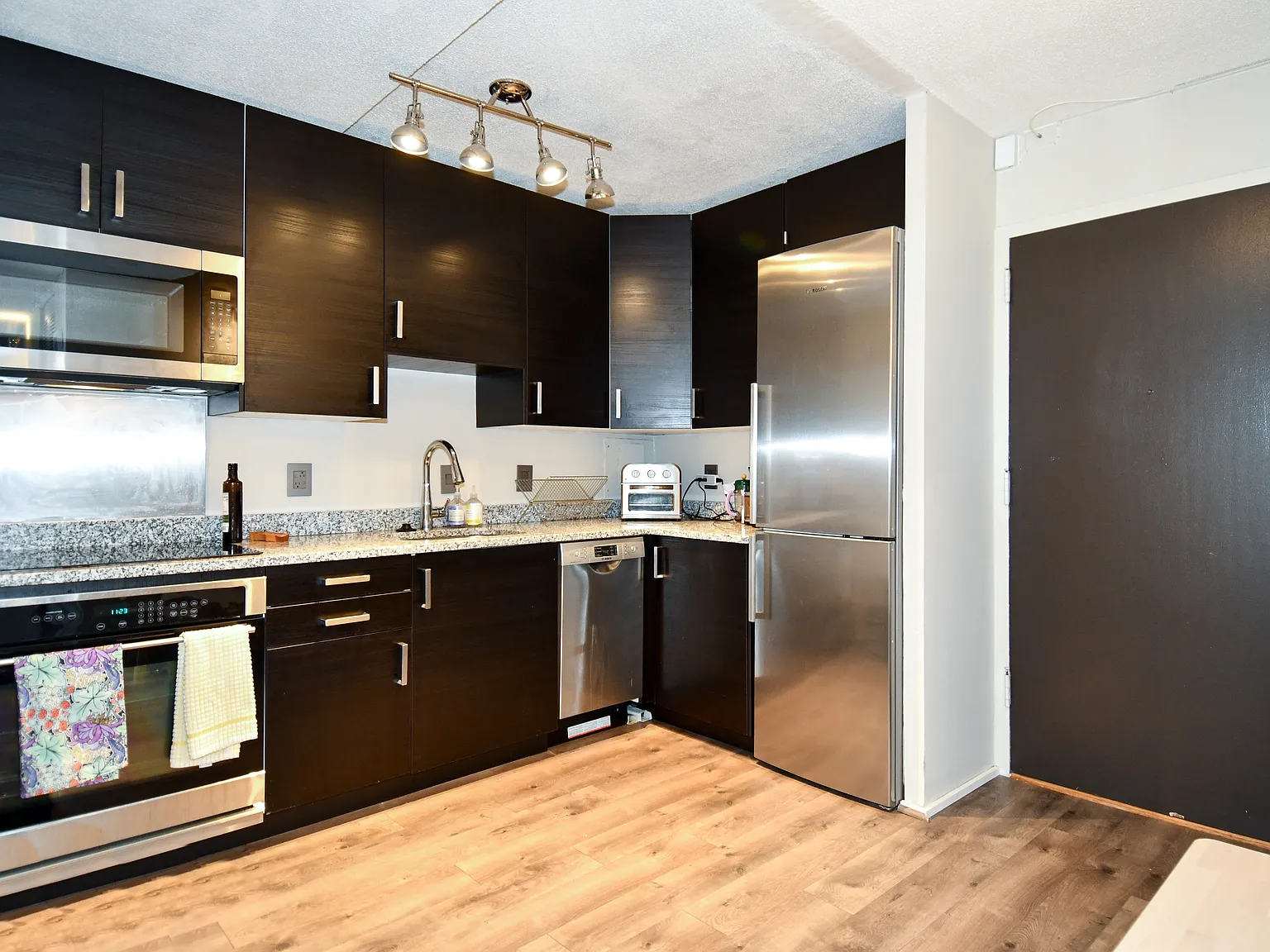 1 bed, 665 sqft, $2,050 — Photo 4