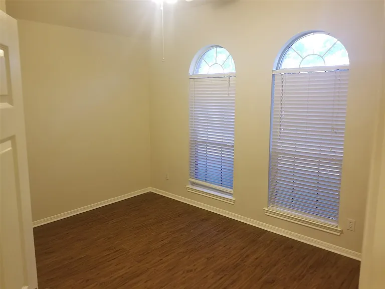 2406 Hawks Rd — Photo 9