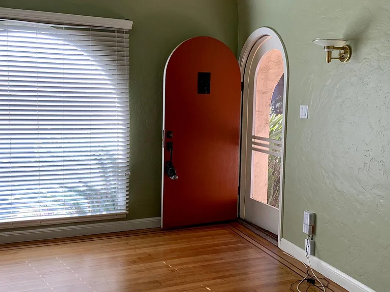 1100 Chadbourne Ave — Photo 17