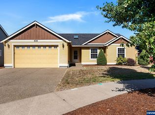 415 Maple Ct, Mount Angel, OR 97362