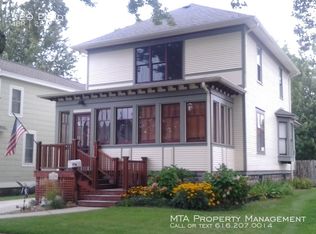 529 Elliott Ave, Grand Haven, MI 49417