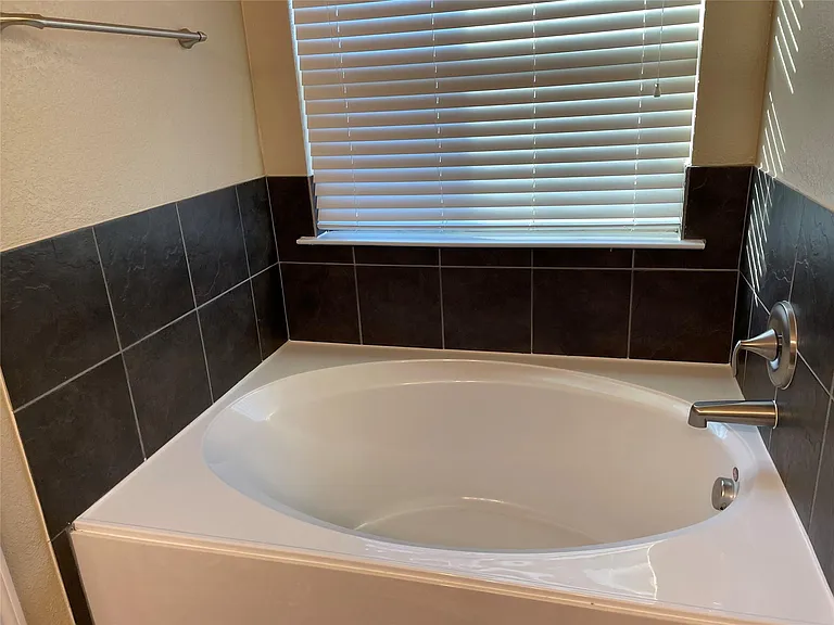 9320 Jerico Dr — Photo 12