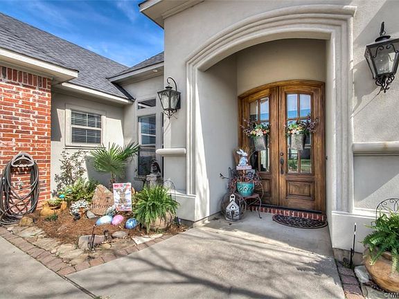 2nd image of 9978 Burgundy Oaks Dr