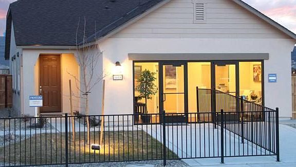 4th image of 2045 Forestgate Dr
