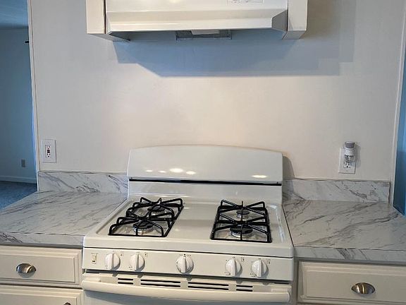 5th image of 8282 Murray Ave #17
