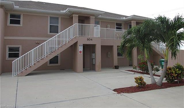 1st image of 904 SE 13th St APT 202