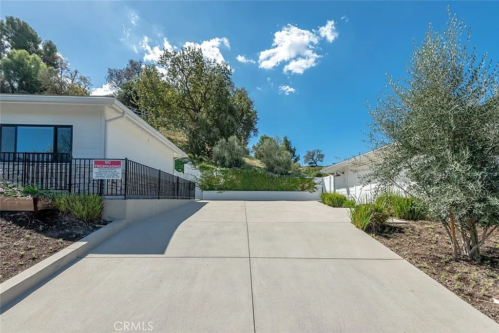 3 bed, 2.5 bath, 1120 sqft, $11,995 — Photo 4
