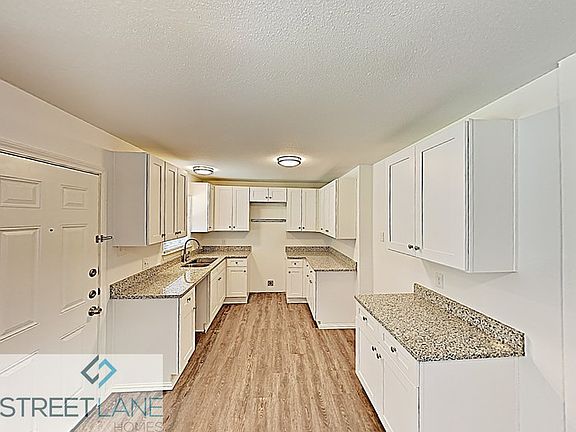 3rd image of 3745 Tam O Shanter Dr