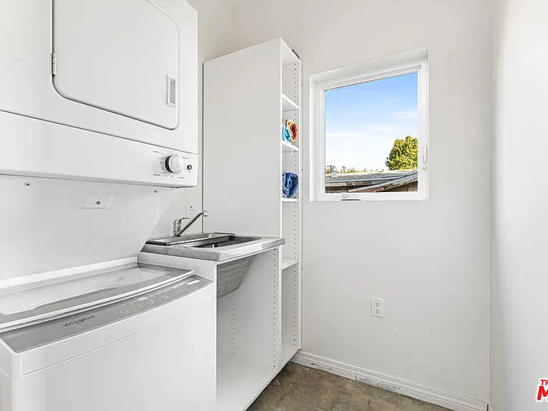 2275 Ewing St — Photo 14