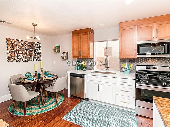 4th image of 1930 Glistening Sands Dr