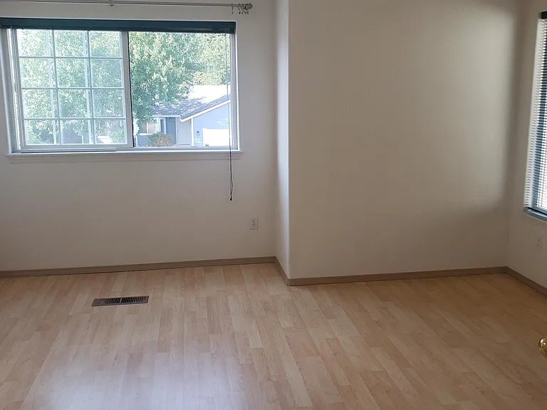 12470 SW Winter Lake Dr — Photo 15