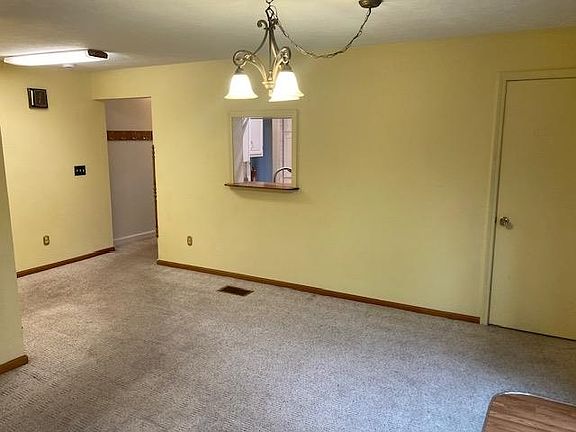 4th image of 307 W Walnut St
