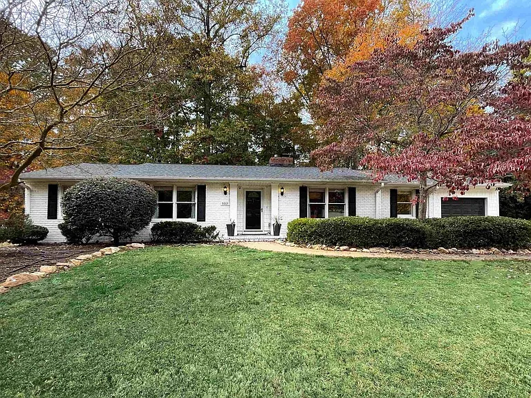 5005 N Hills Dr — Photo 2