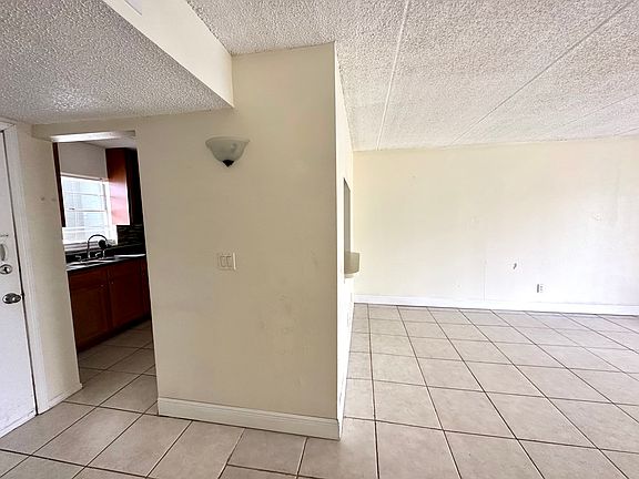 5th image of 2830 Somerset Park Dr APT 201