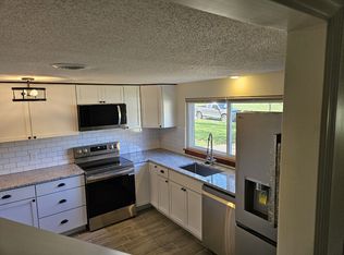 11003 W 49th St, Shawnee, KS 66203