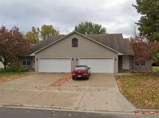 2075-2077 Schanock Dr, Green Bay, WI 54303