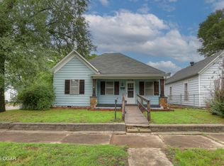 1031 Nelson St, Webb City, MO 64870