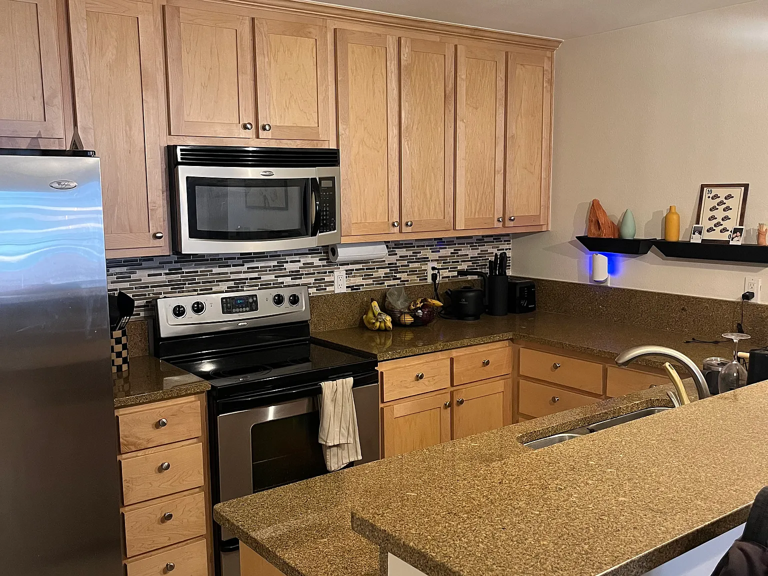 2 bed, 1038 sqft, $2,200 — Photo 3