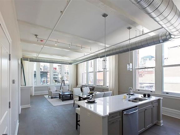 2nd image of 465 Washington St APT 403