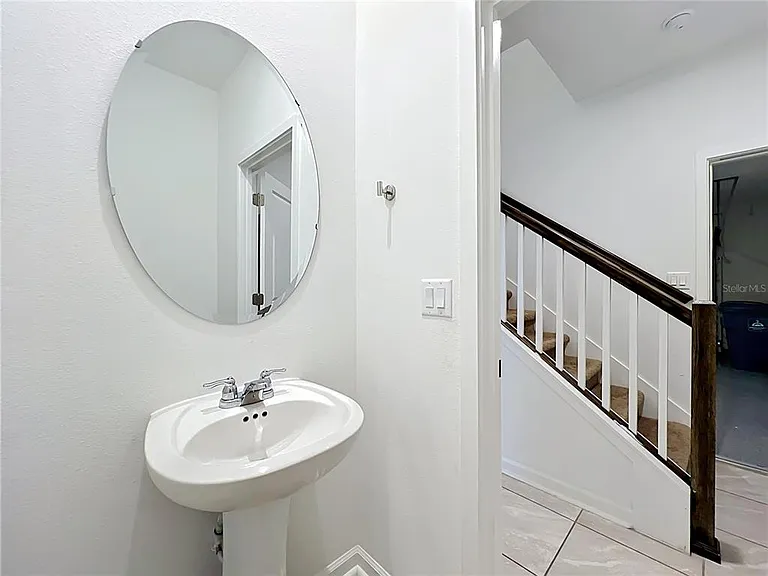9848 Walkway Dr — Photo 17