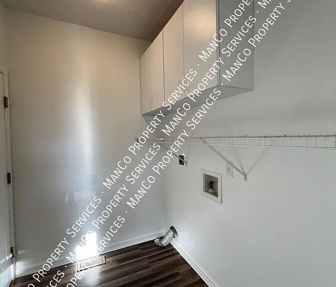 1523 Doddington Rd — Photo 13