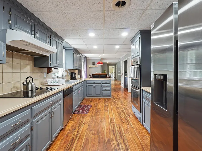 Full Kitchen with stainless-steel appliances -Main Level