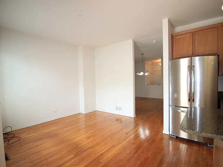 365 Bradbury Ln — Photo 6