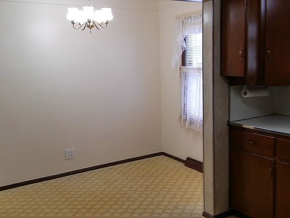 4th image of 4516 Katherine St