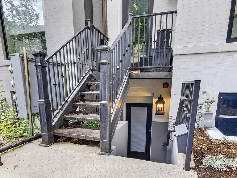 1717 Euclid St NW #1 — Photo 27