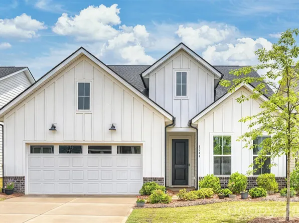 8044 Brookbank Dr, Charlotte, NC 28269