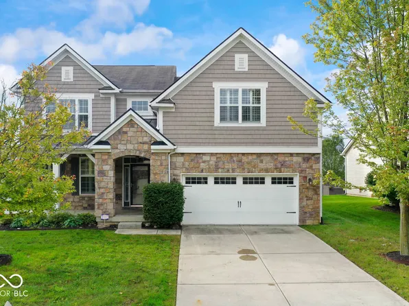 6095 Mountain Hawk Dr, Zionsville, IN 46077