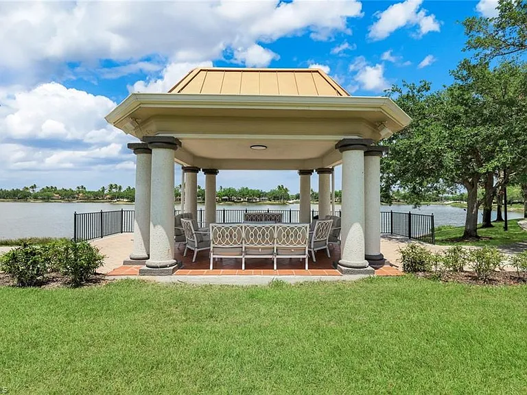3914 Upolo Ln — Photo 49