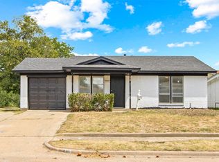 525 Henderson Cir, Garland, TX 75040