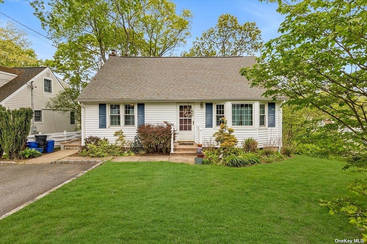 135 E 24th Street, Huntington Station, NY 11746 Zillow