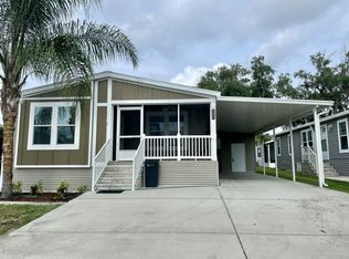 3227 Bending Oak Dr, Plant City, FL 33563