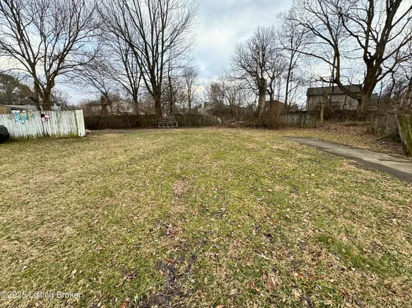 8307 Olive Hill Ct, Louisville, KY 40228