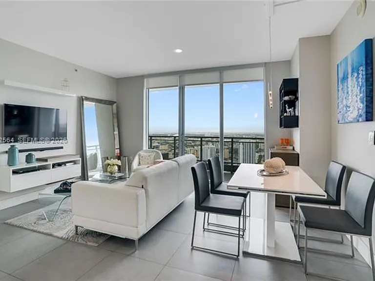 90 SW 3rd St #4308 — Photo 6
