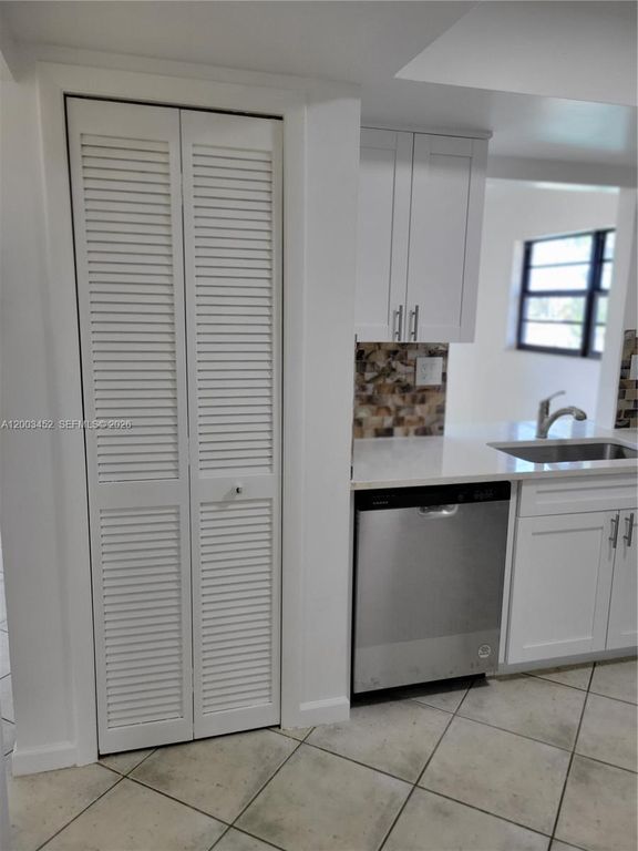 1821 NE 40th Ct APT 302, photo 6